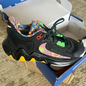 Kids Nike “Giannis Immortality 2” basketball shoes size 6y